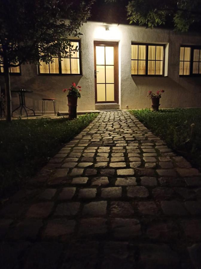 Courtyard Studio Oradea Exterior photo
